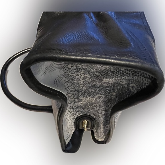 COLE HAAN CARRINGTON SATCHEL | Lizard Print / Texture | Large - Picture 14 of 17